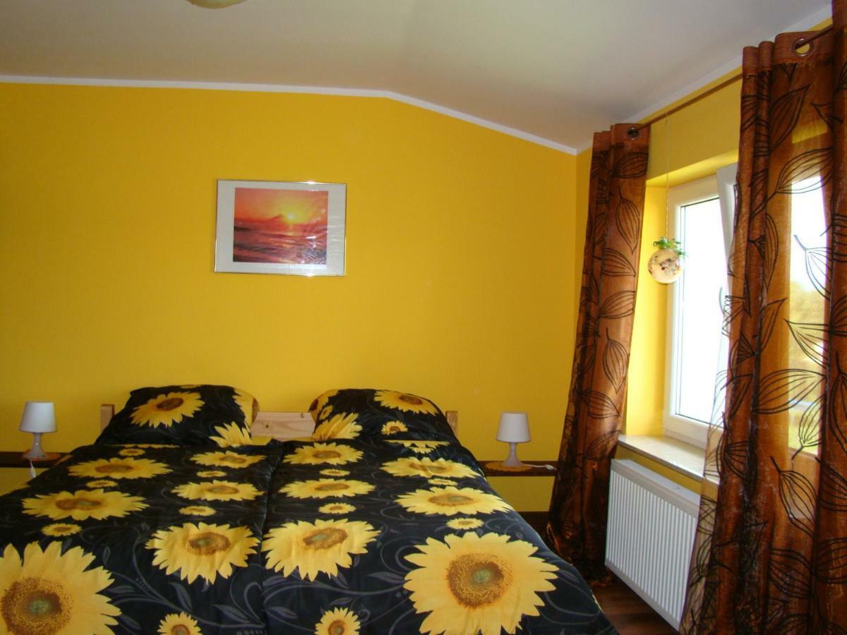 Pokoje Przy Kominie Piecki  Extérieur photo