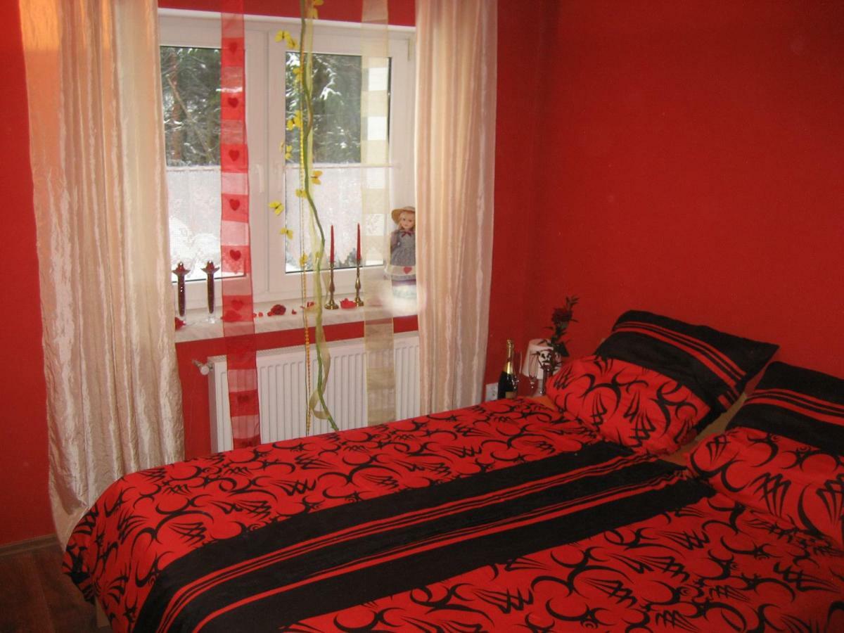 Pokoje Przy Kominie Piecki  Extérieur photo