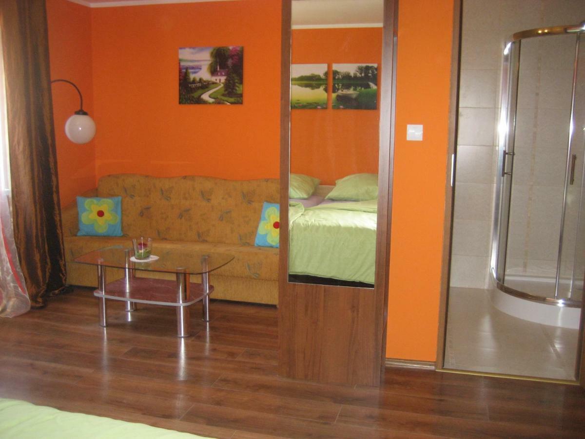 Pokoje Przy Kominie Piecki  Extérieur photo